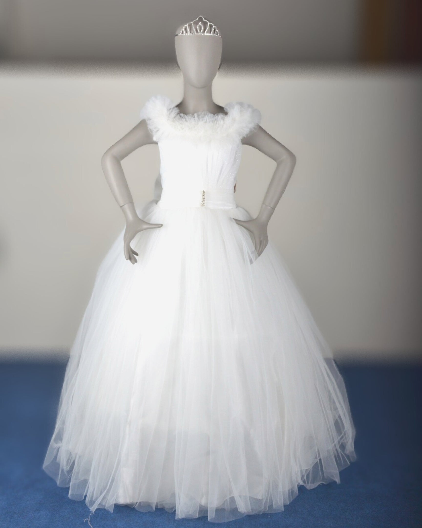 Snow White Diva Dress girls party frock three-quarter angle — Little Giants