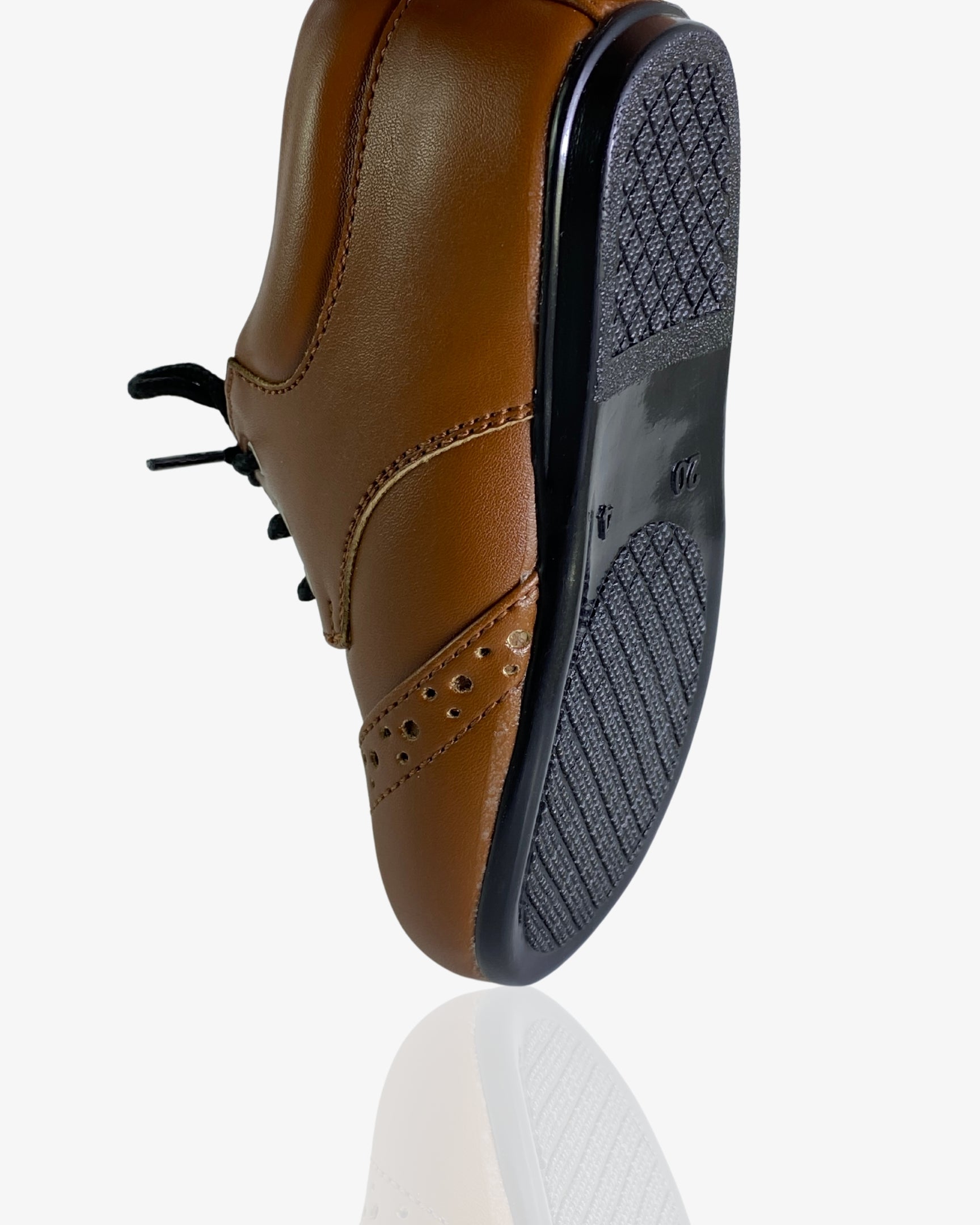Boys saddle brown leather oxford shoe — three-quarter angle