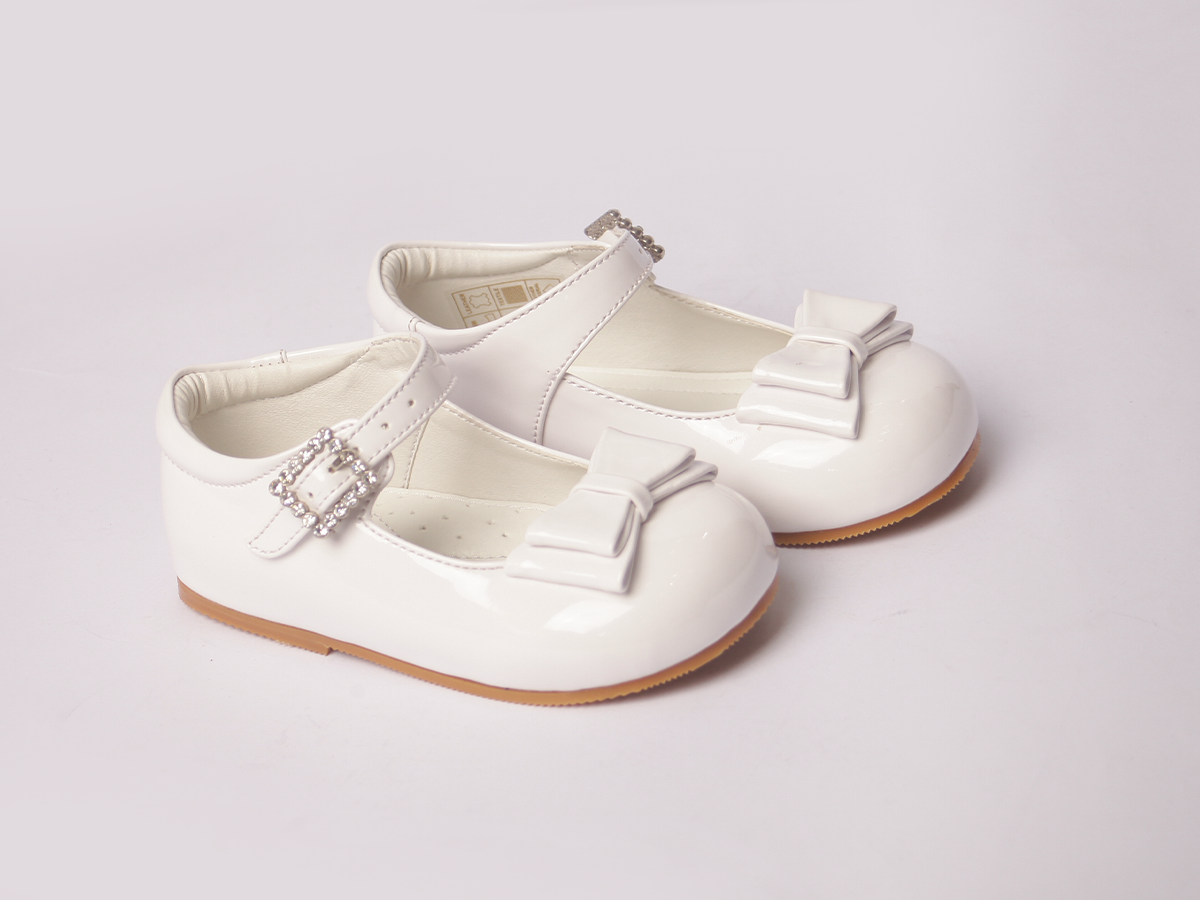 White Bow Shoe girls shoe toe detail — Little Giants